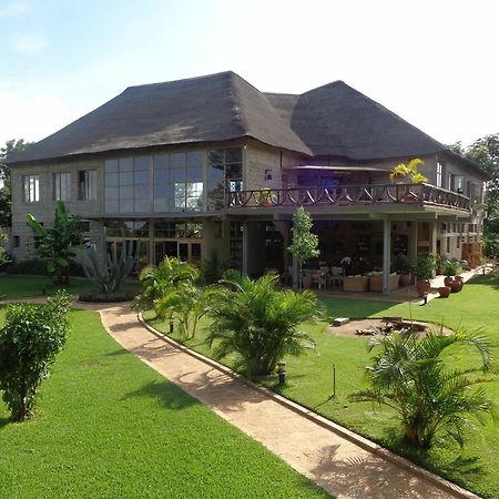 Weru Weru River Lodge Экстерьер фото