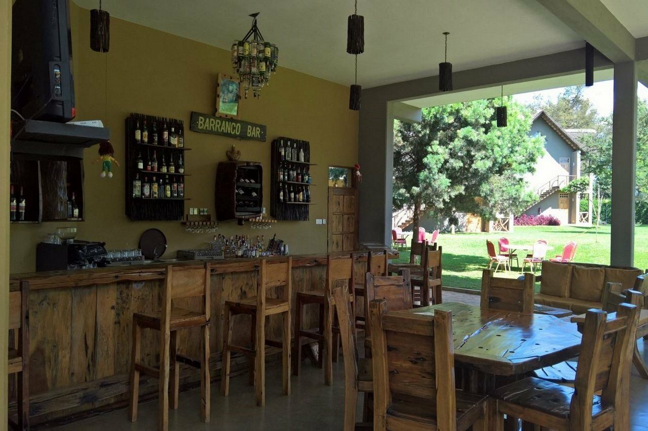 Weru Weru River Lodge Экстерьер фото
