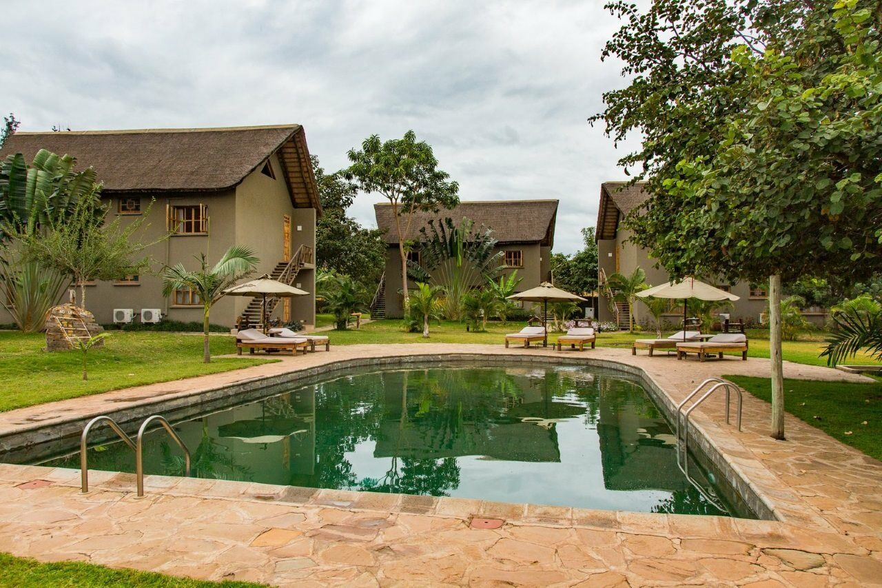 Weru Weru River Lodge Экстерьер фото